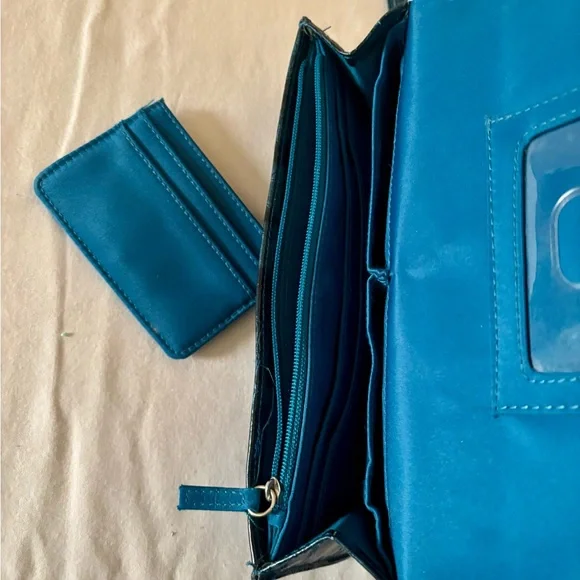 Kelly & Katie Blue Crocodile-embossed Style Wallet with Silver-tone buckle - Picture 10 of 10